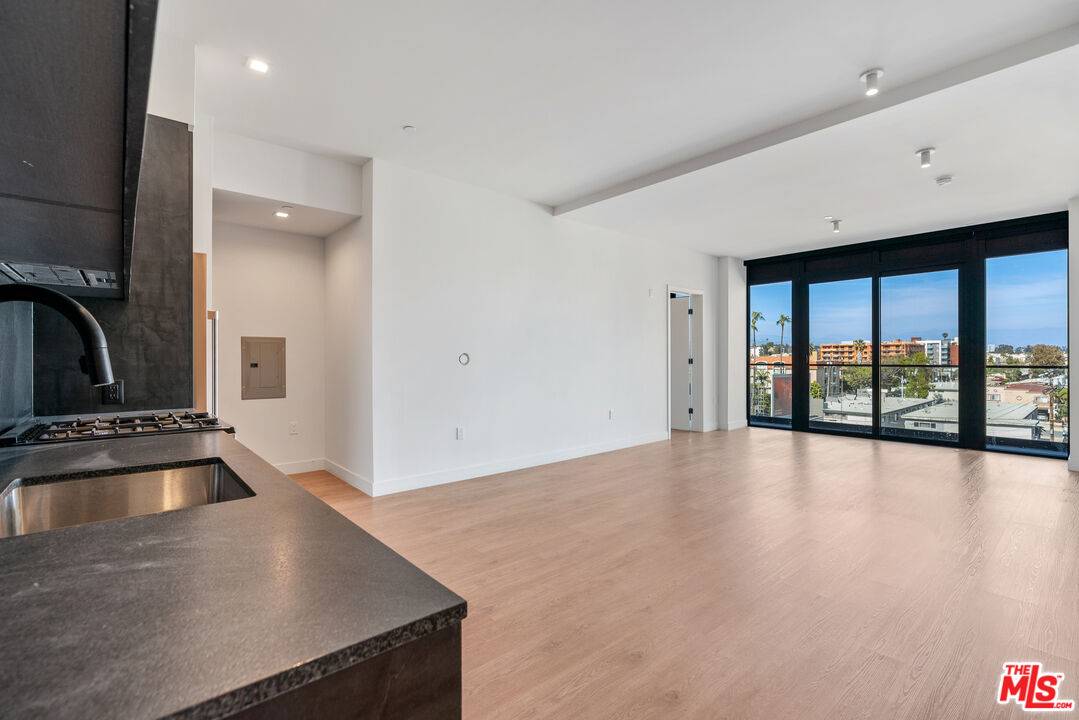 10700 Tabor St 2BR La