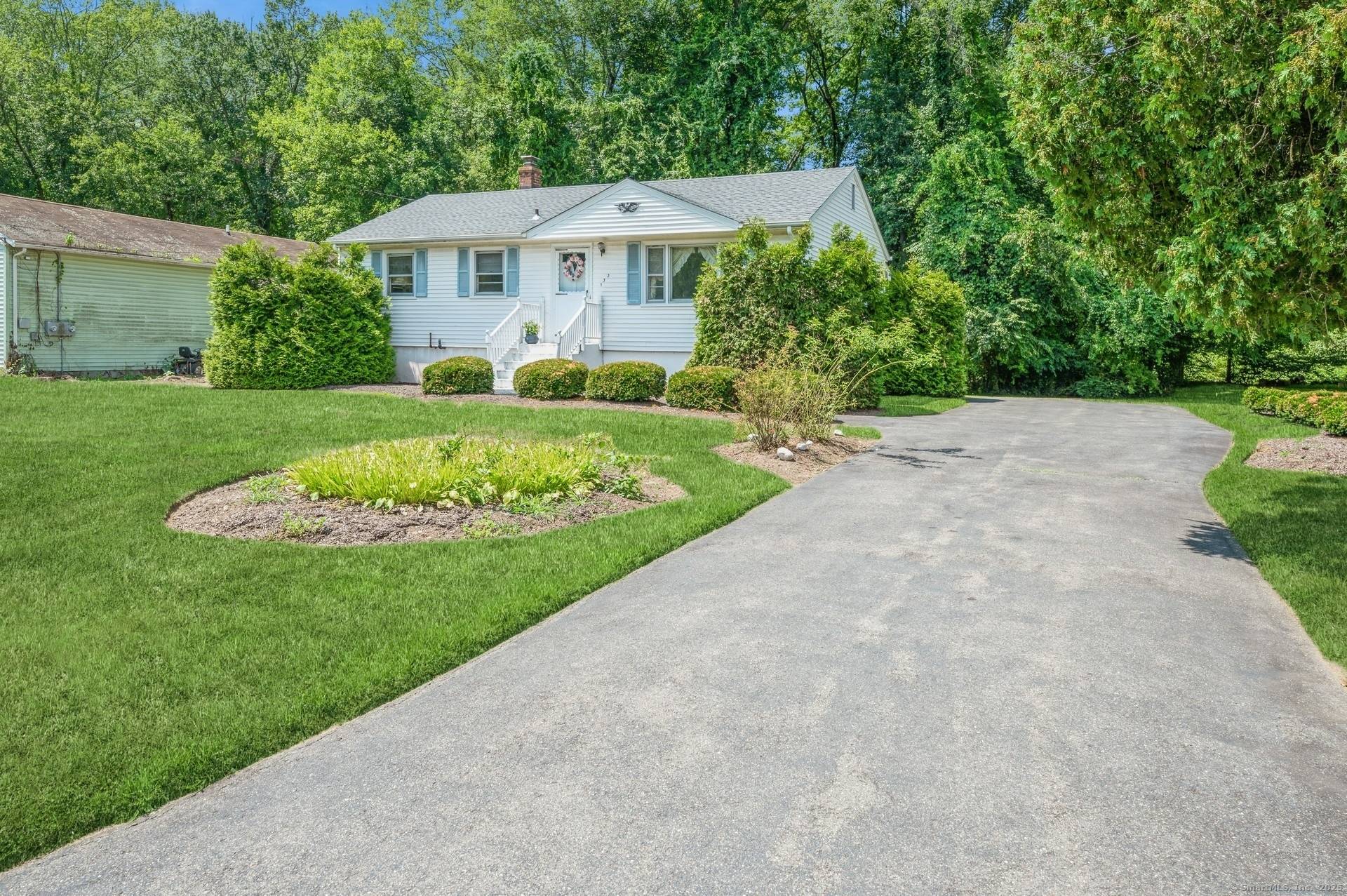 Cute as a button. This adorable ranch has all the charm you can imagine.