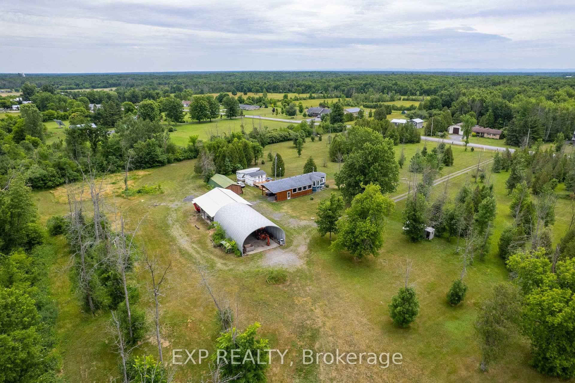 Tranquil 33 Acre Retreat with Guest House, Pond amp ; Ample Parking Welcome to your private country escape at 16791 Myers Road, South Stormont.