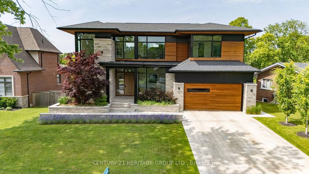 A masterpiece by David Small Designs, this architectural gem offers an elevated lifestyle with cutting edge design and sophisticated finishes for the most discerning buyer.