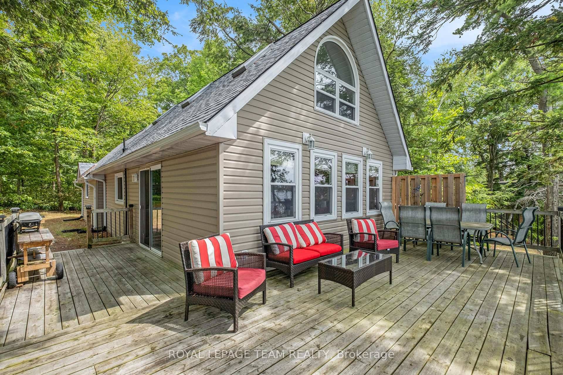 Spectacular water views on sought after Otter Lake !