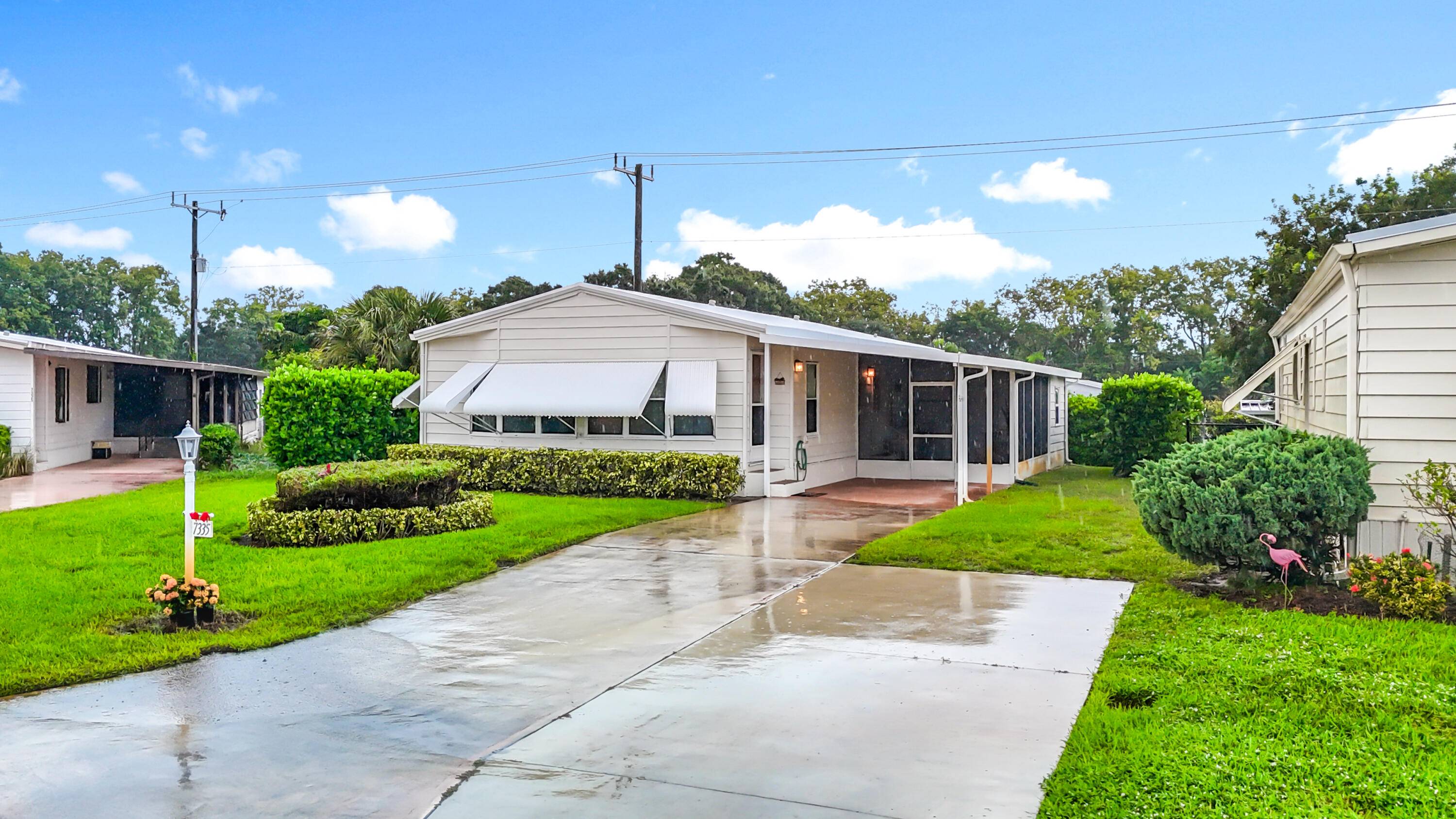 Drift back in time to the days of Old Florida on a quiet Cul de Sac with soft Ocean Breezes from the Pet Friendly Jupiter Island Beach, less than 10 ...