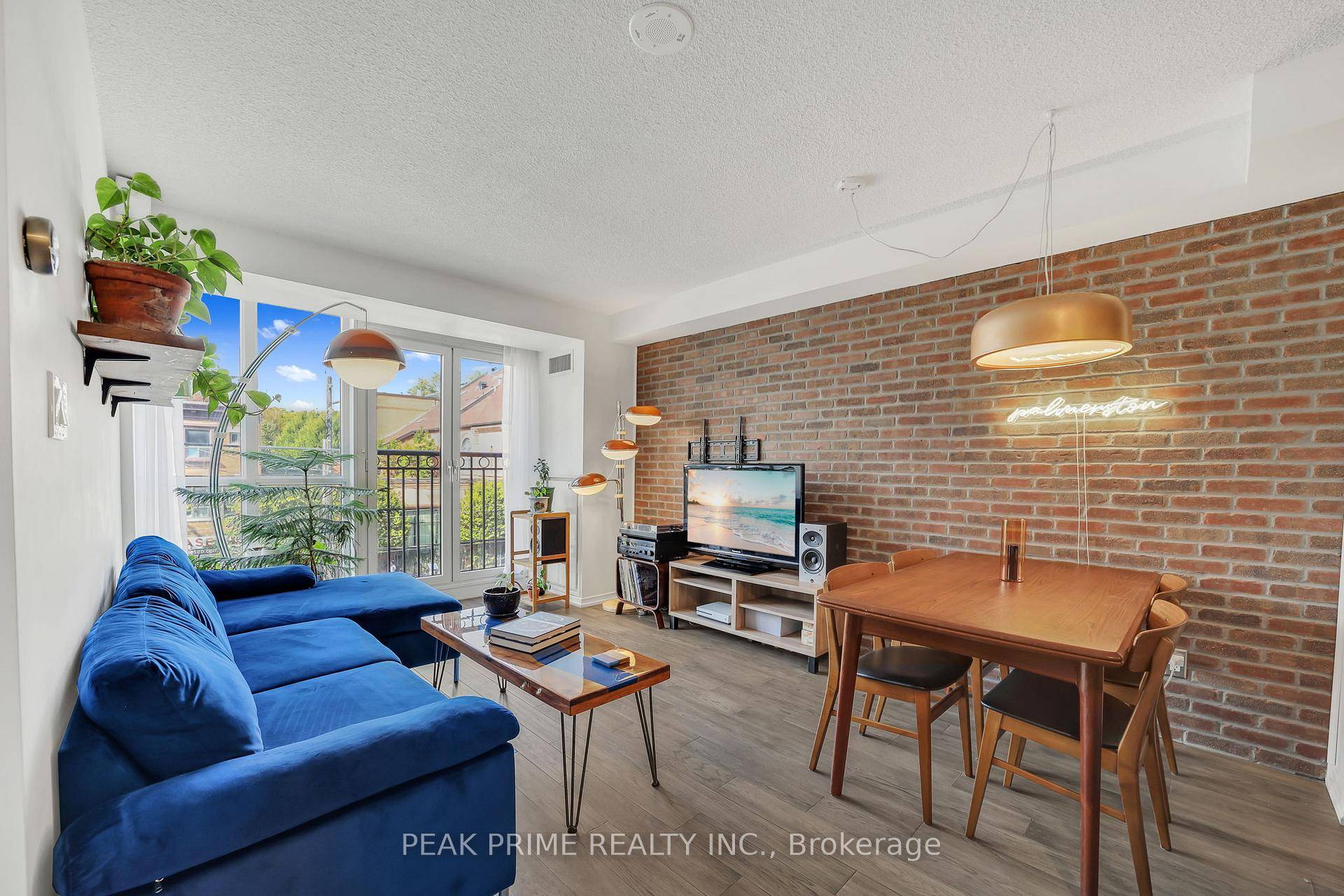 Stylishly Upgraded amp ; luxury home !