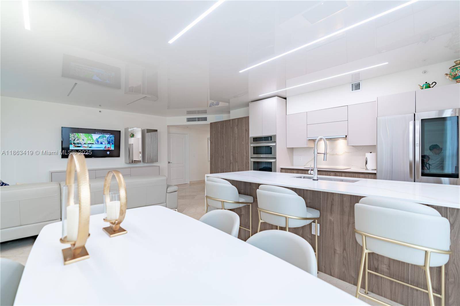 First time on the market fully remodeled, and furnished 3 bedroom, 2 bathroom unit.