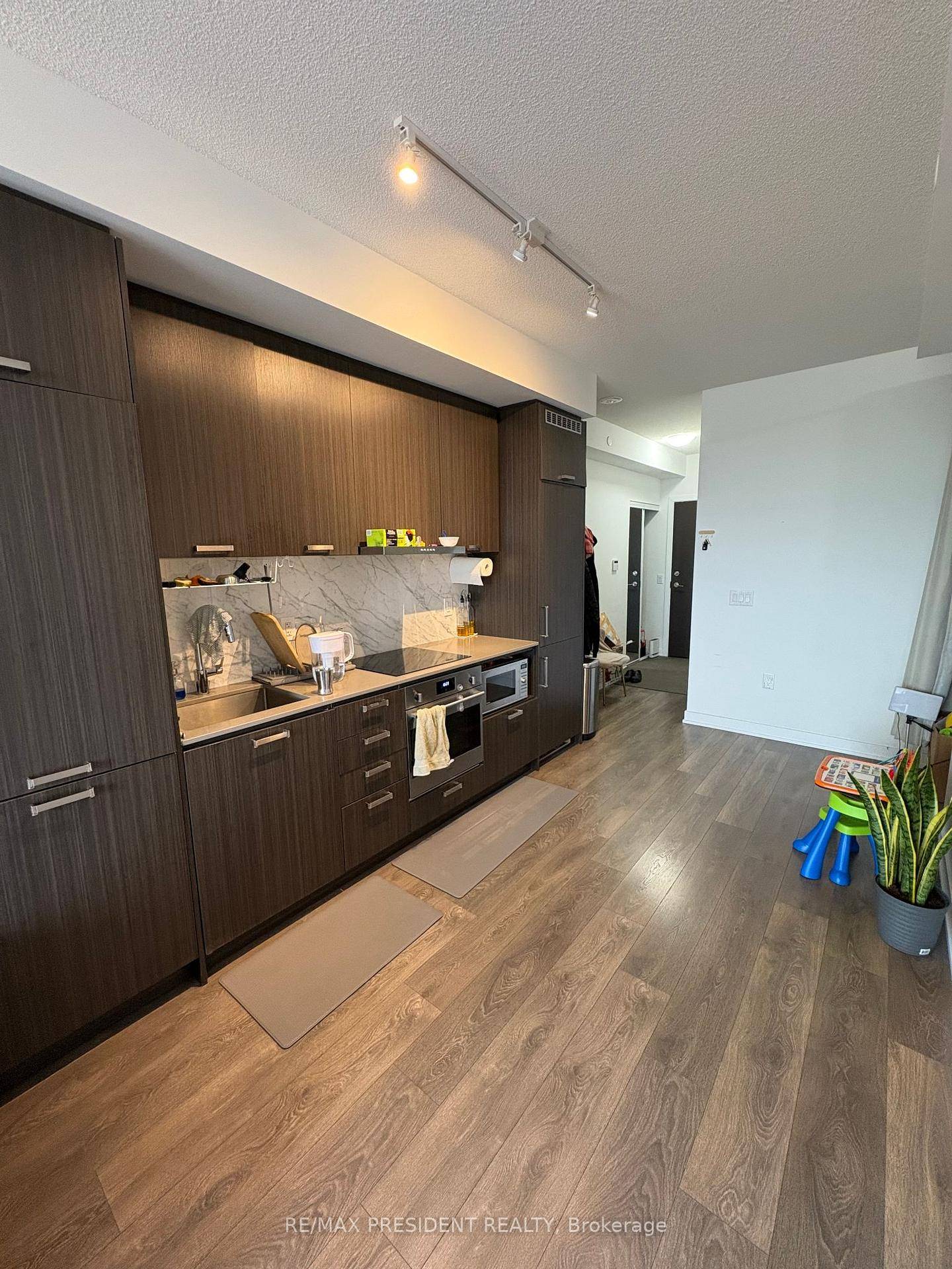 Experience contemporary urban living in this beautifully designed one bedroom plus den condo, ideally situated in the vibrant Vaughan Metropolitan Centre.