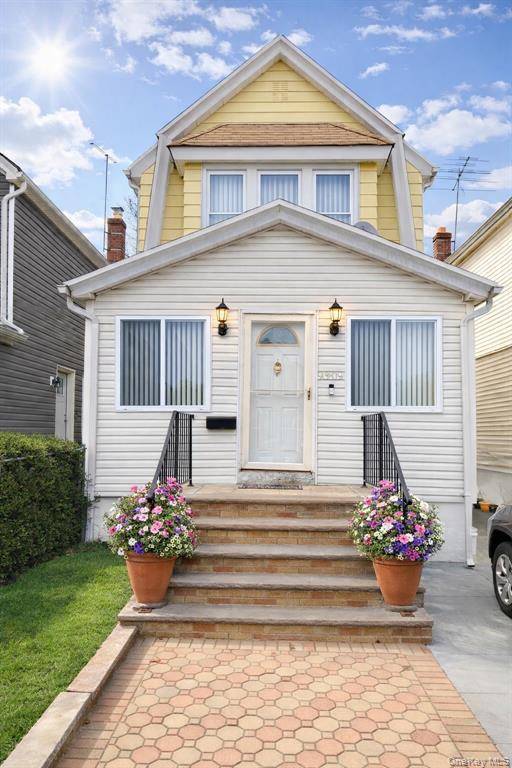 Welcome to this charming, well maintained single family home in the heart of Queens Village !