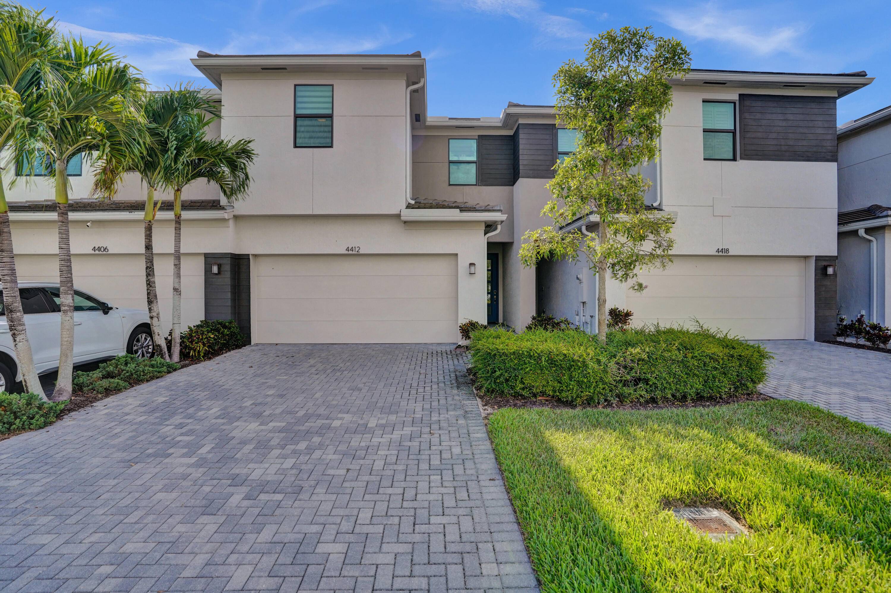 Stunning fully furnished 3 bedroom, 2.