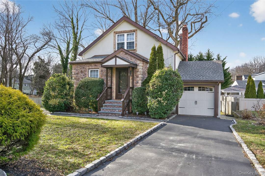 Exceptional Demographic Location Includes Minutes to Long Island Railroad Station.