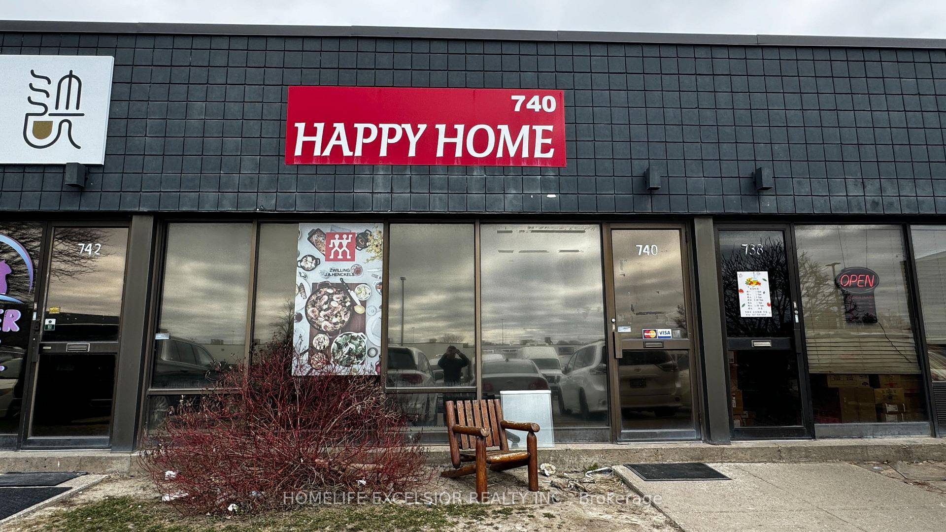 Unlock the potential of this versatile professional space, ideally situated near Highway 404 and Steeles Avenue, with convenient access to Woodbine Avenue, the DVP, Highway 401, and Highway 407.