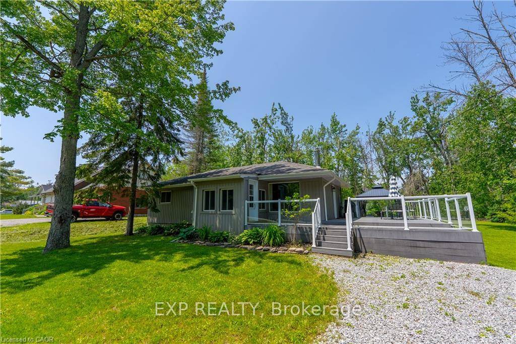Nestled between the beloved Kawartha towns of Fenelon Falls and Bobcaygeon, this 3 bedroom, 1 bath turn key cottage is perfectly positioned for both year round living and seasonal escapes.