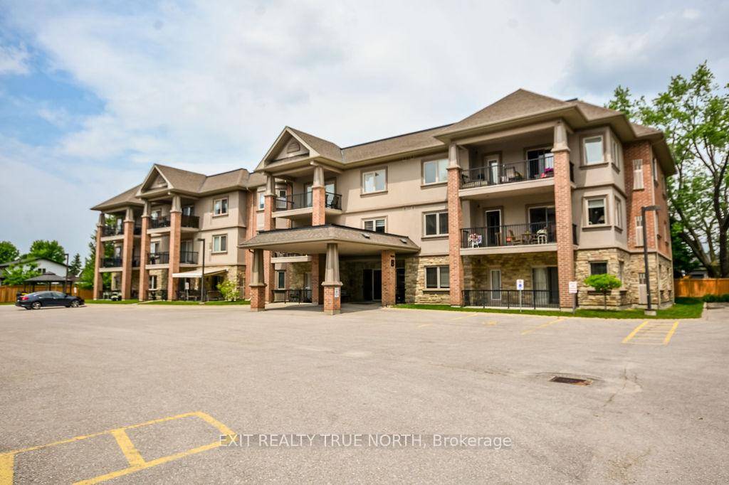 This bright and stylish one bedroom unit combines comfort and convenience in the heart of Elmvale.