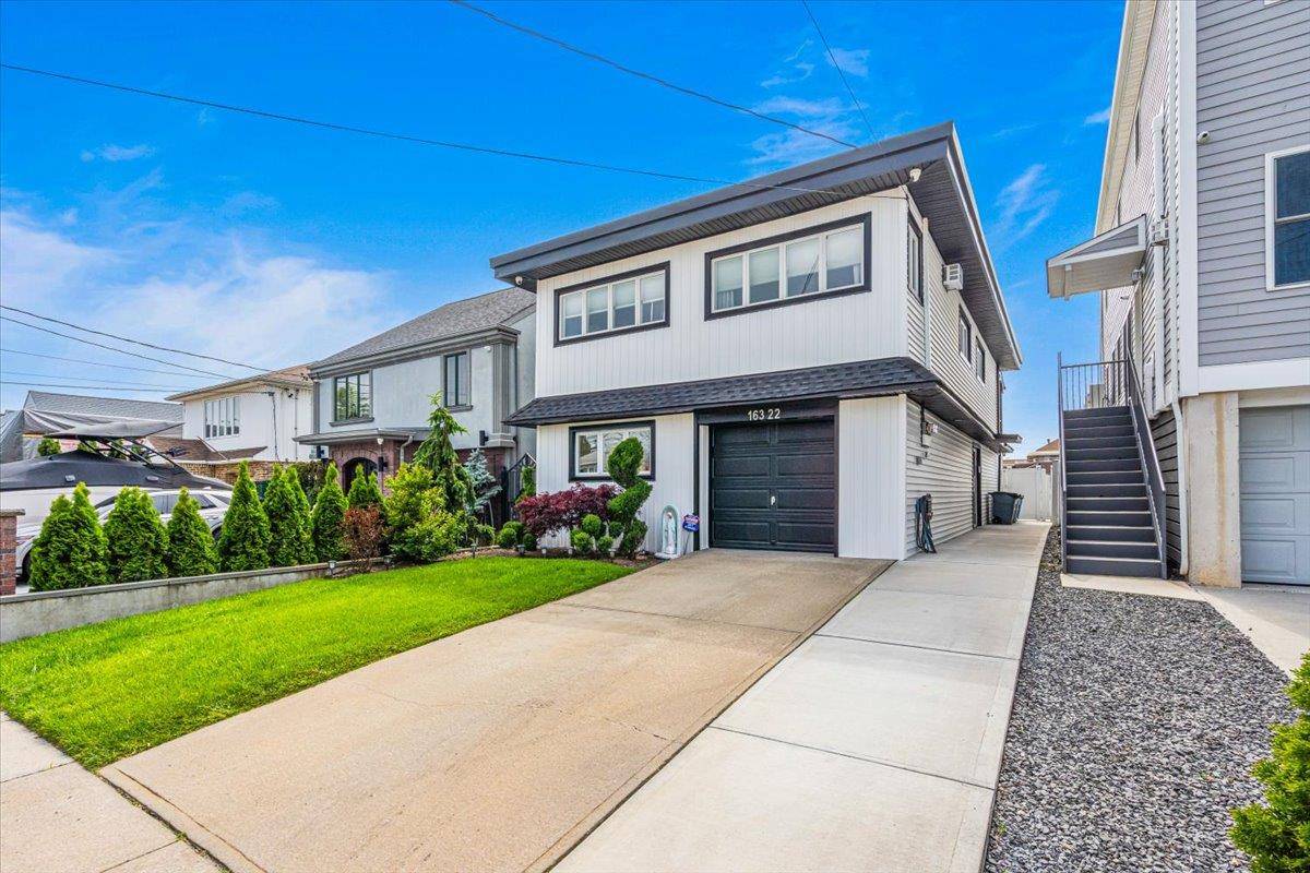 Renovated Waterfront 2 Family in Howard Beach 4 Bedroom Owner s Duplex with Dock !