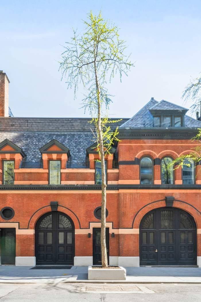 The Residence at 155 East 69th Street Enter this exceptional home either through a private street level entrance or directly via the private one car garage.