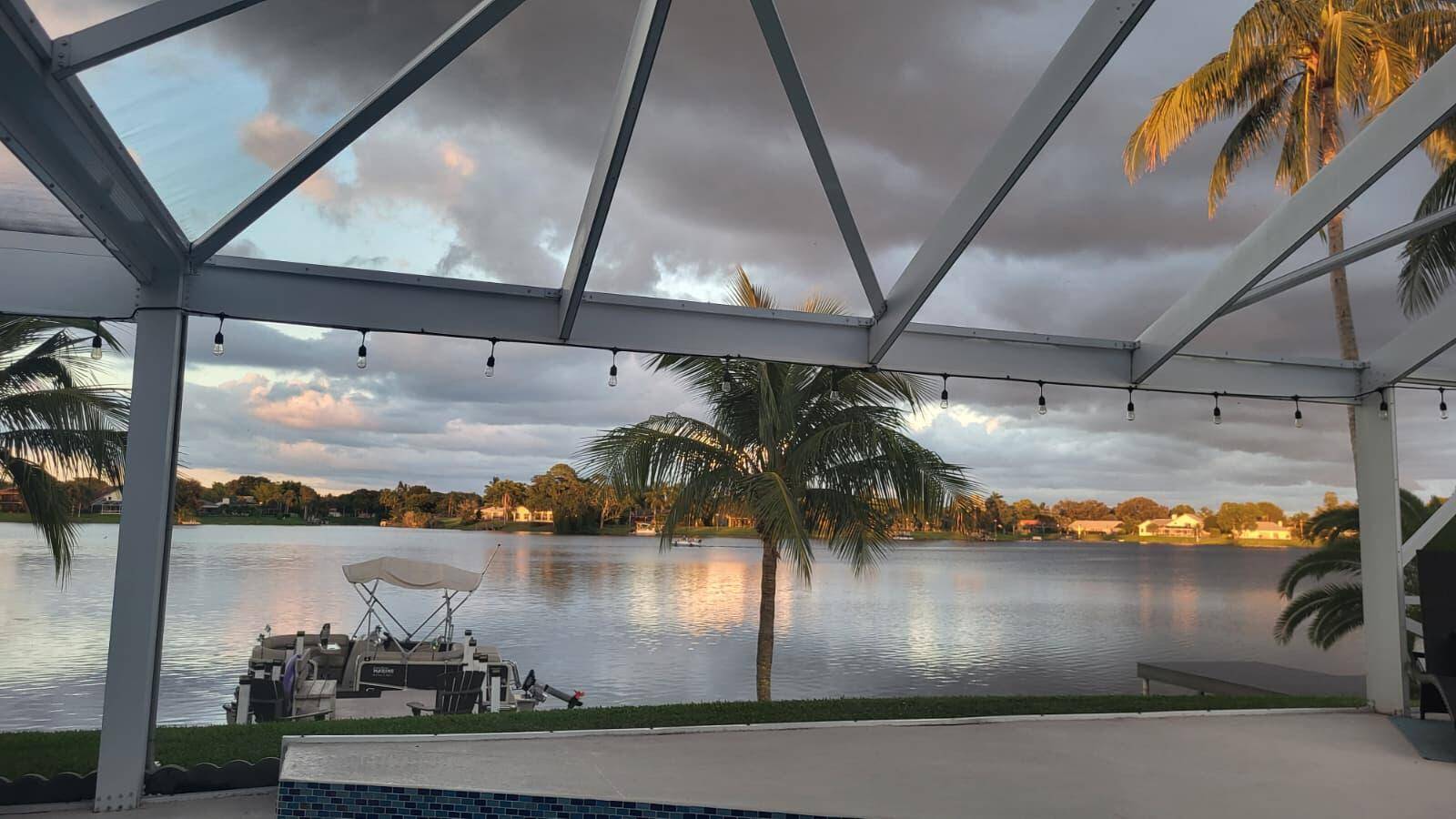 HOME ON LAKE WELLINGTON WITH HEATED POOL AND BOAT !