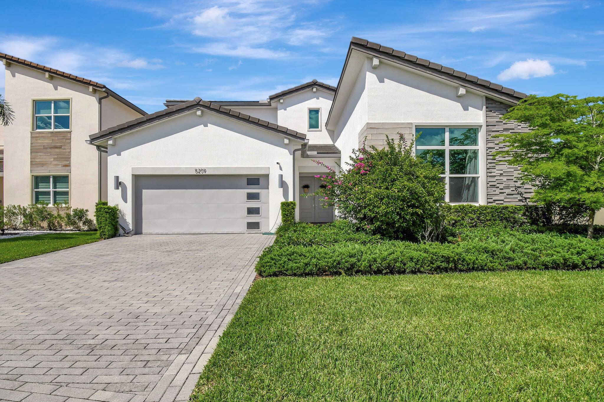 New Price ! Motivated Seller !