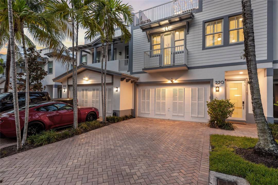 At Victoria Park's vibrant core, the Island Enclave townhomes offer a seamless balance of sophistication and function.