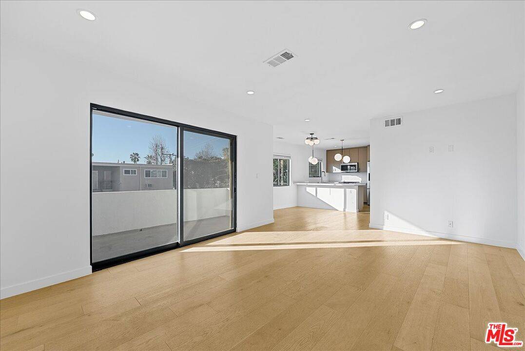 1210 Larrabee St 2BR Sunset Strip La