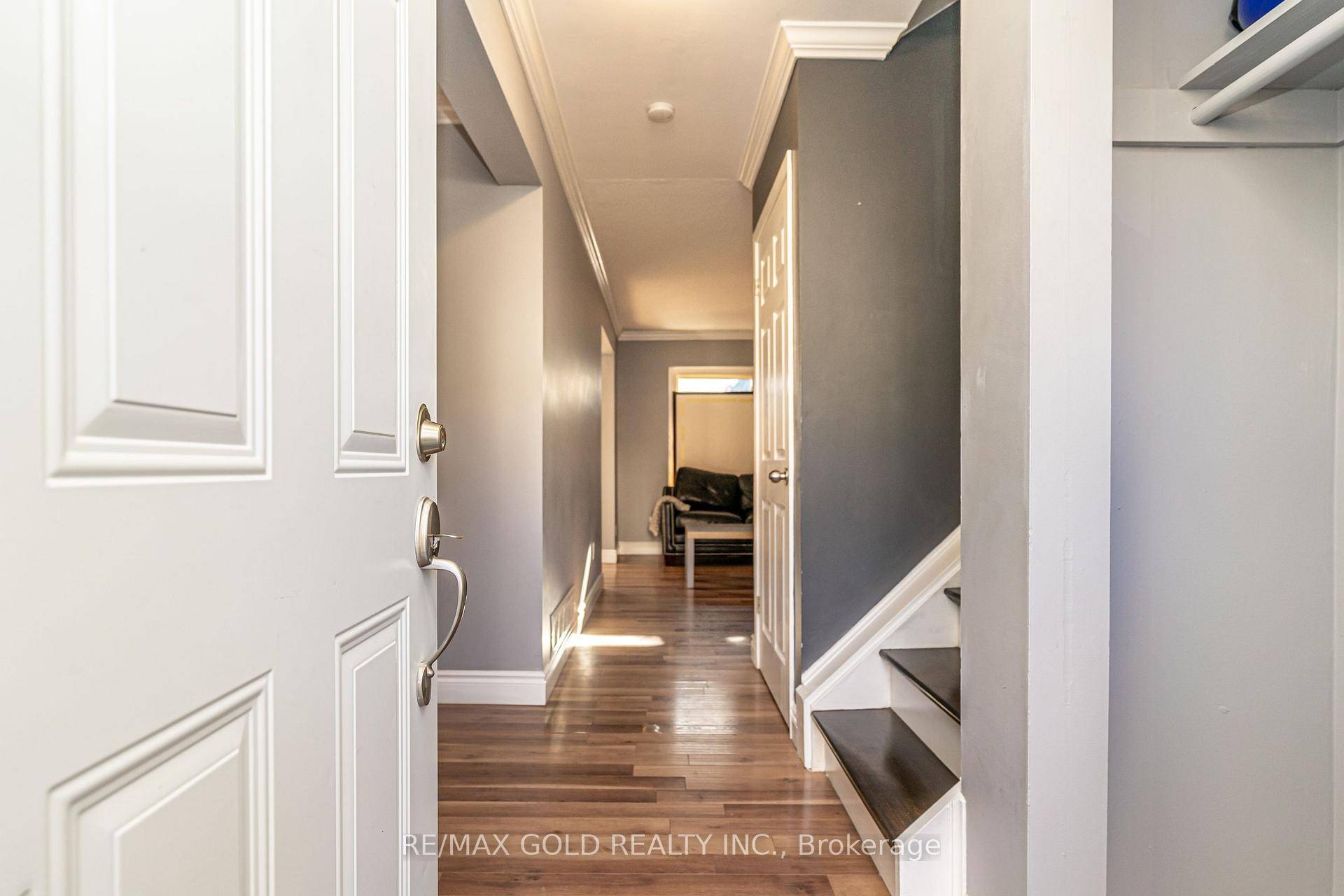 Welcome to 46 Dearbourne Blvd.