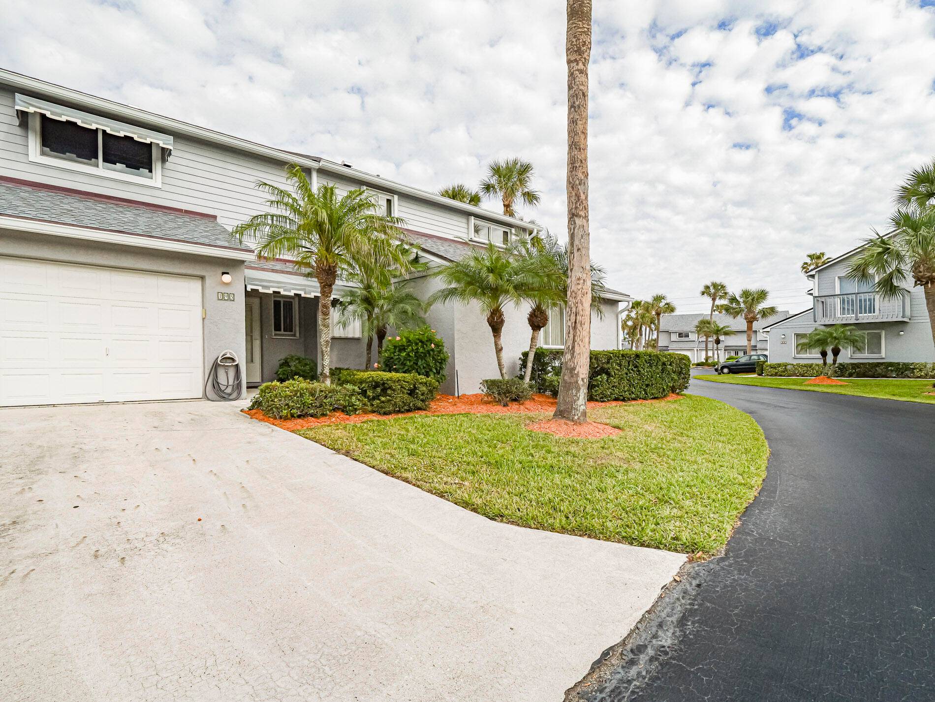 Beautifully renovated, no work just move right in and go to the pool or walk the beach !
