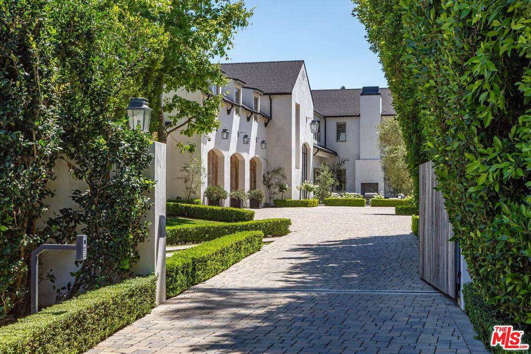 11951 Pinnacle Pl 6BR Beverly Hills Post Office | B.H.P.O. La