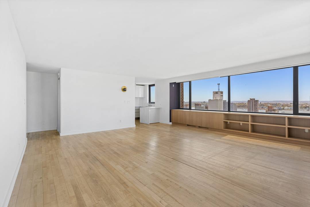 The Sheffield Residence 38D 2 Bedrooms 2 Bathrooms Full Service Luxury Condominium Perched high on the 38th floor of one of Midtown's most iconic luxury buildings, this stunning corner 2 ...