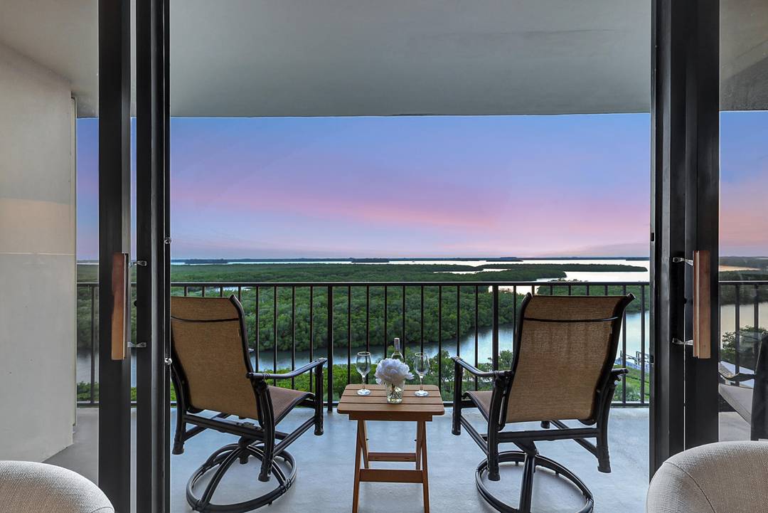 Breathtaking views of the Intercoastal and Ocean await you from this corner 8th floor, 2 bedroom 2 bath condo.