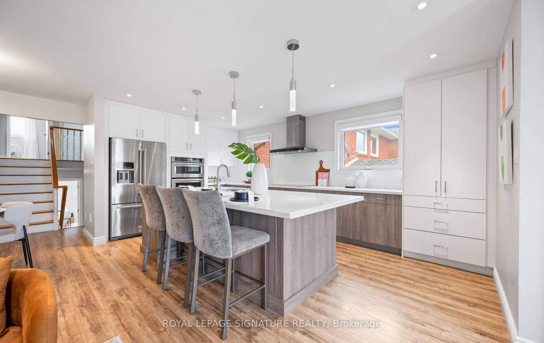 Welcome to 1399 Underwood Drive, a bright amp ; spacious five level detached backsplit in Mississauga's sought after Rathwood community !