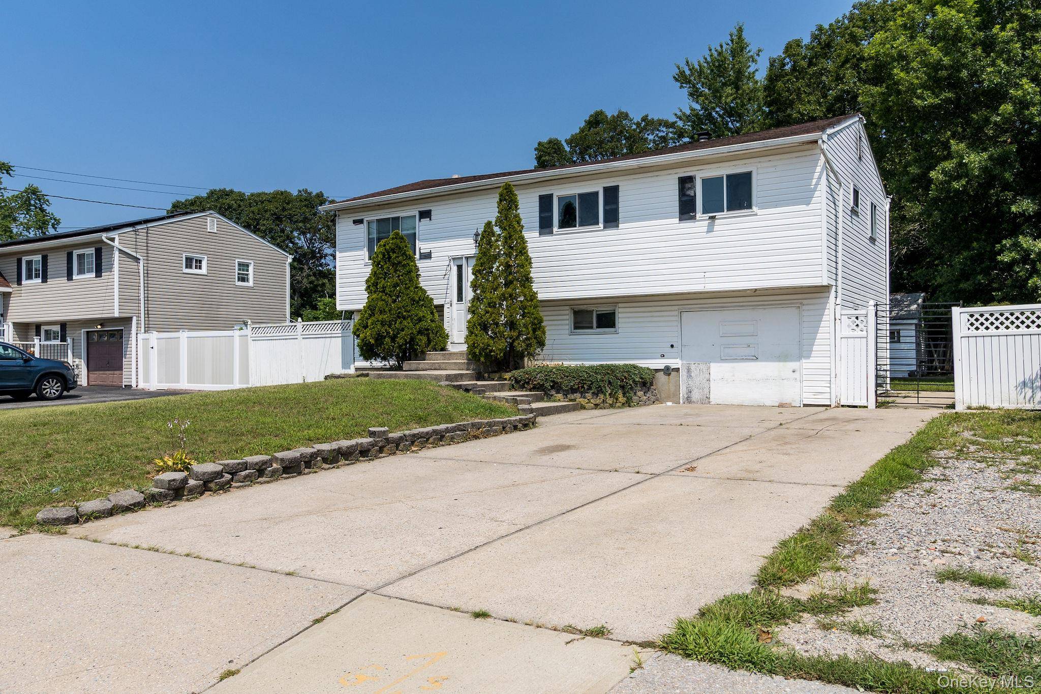 This Hi Ranch home has so much to offer.