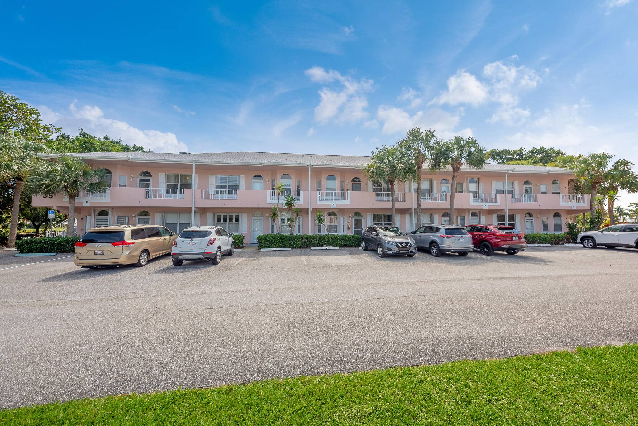 Experience the perfect combination of comfort and convenience in this first floor 2 bedroom, 2 bath condo, featuring breathtaking views of the 4th hole on the golf course.