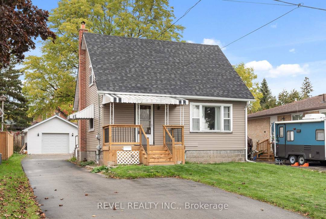 Charming upgraded home in a desirable Lindsay neighbourhood nestled on a quiet street close to all amenities.