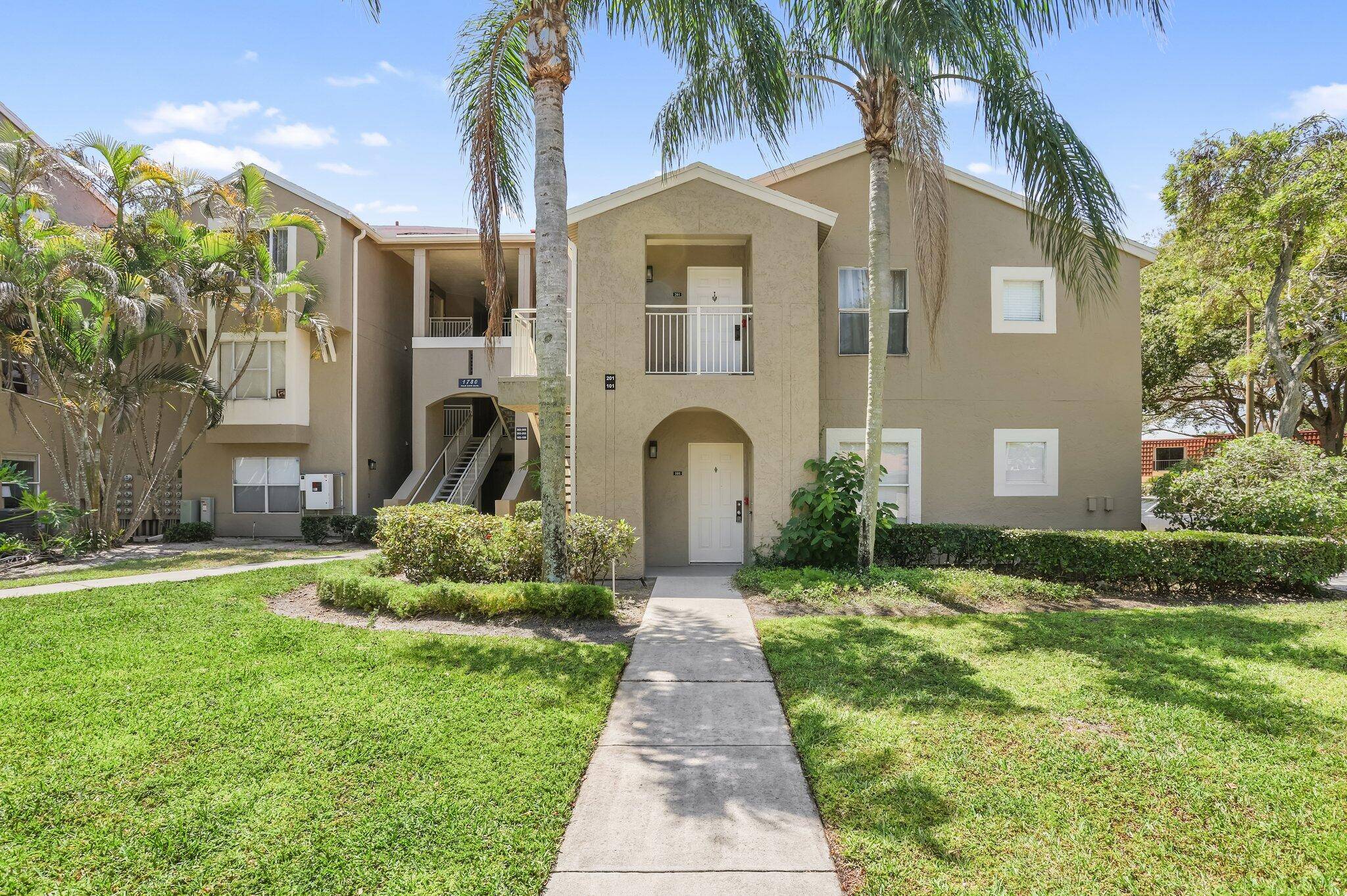 Beautiful 2 Bed, 2 Bath Condo in Gated Delray Beach Community.