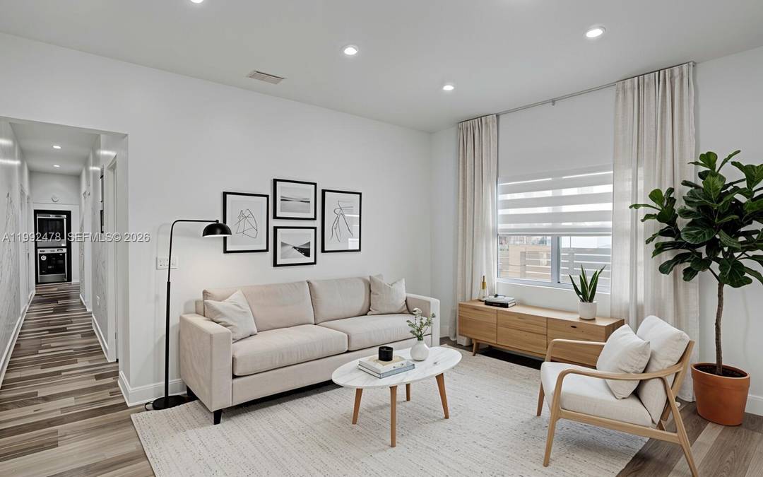 Turnkey Duplex Investment in Little HavanaExcellent income producing duplex in the heart of the up and coming Little Havana area.