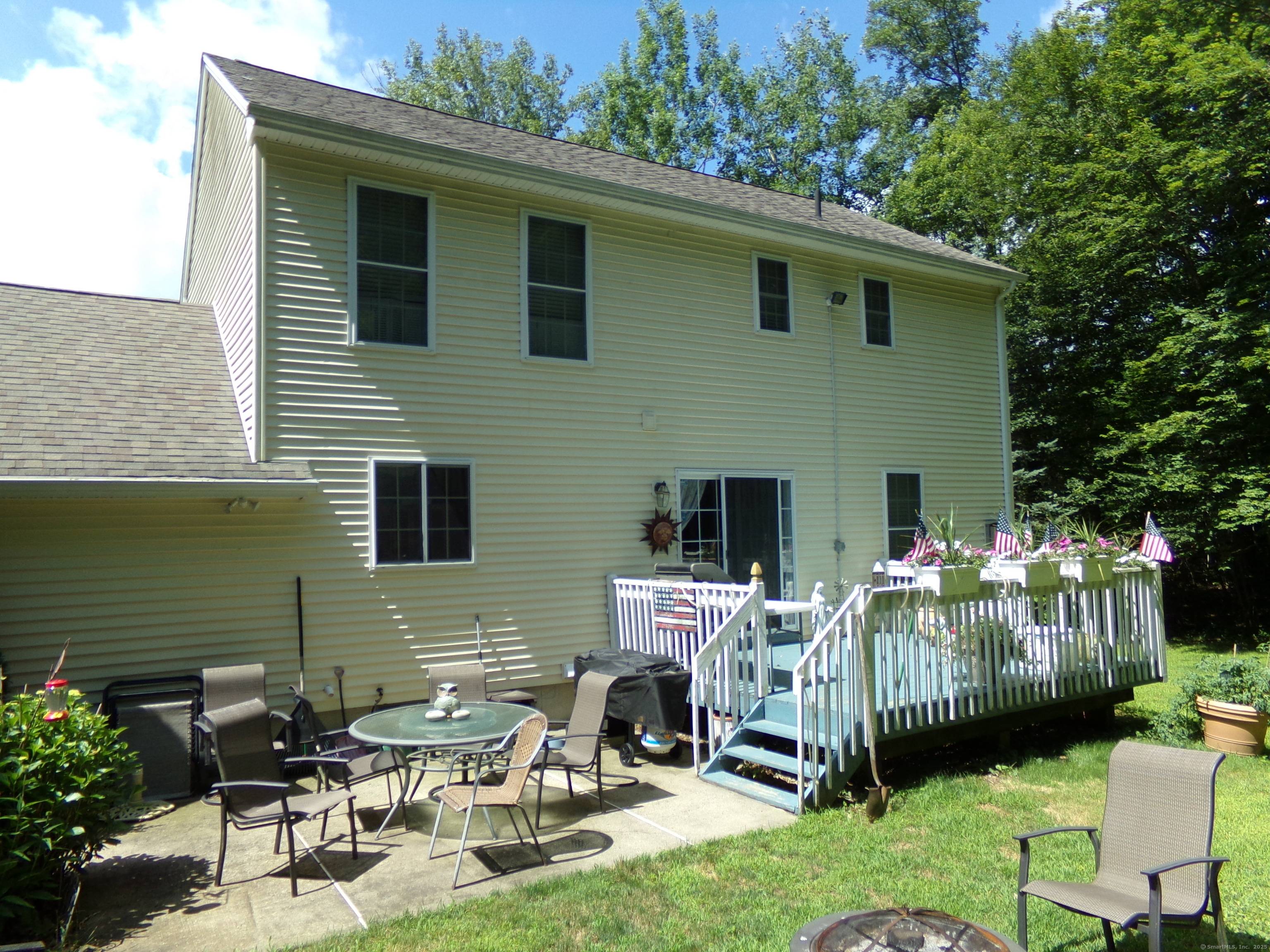3 bedroom 21 2 bath Colonial in beautiful Highwood Farms Thomaston.