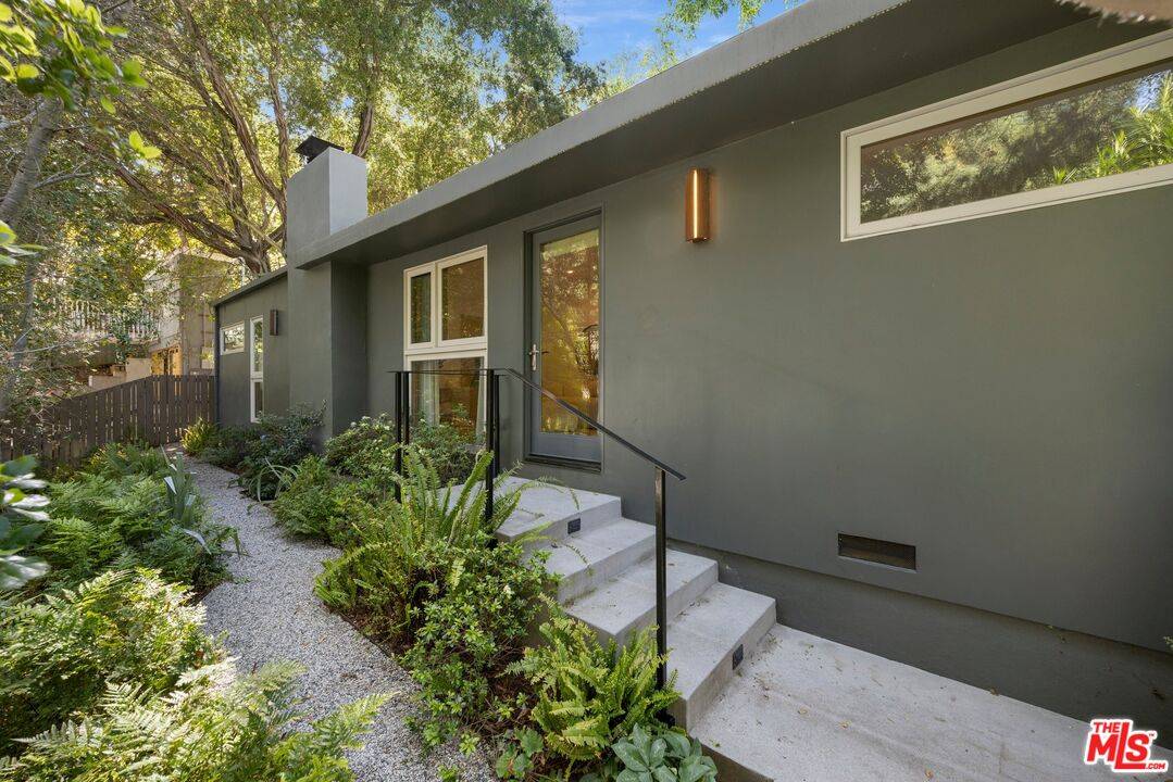 8811 Wonderland Ave 3.0 Hollywood Hills East LA