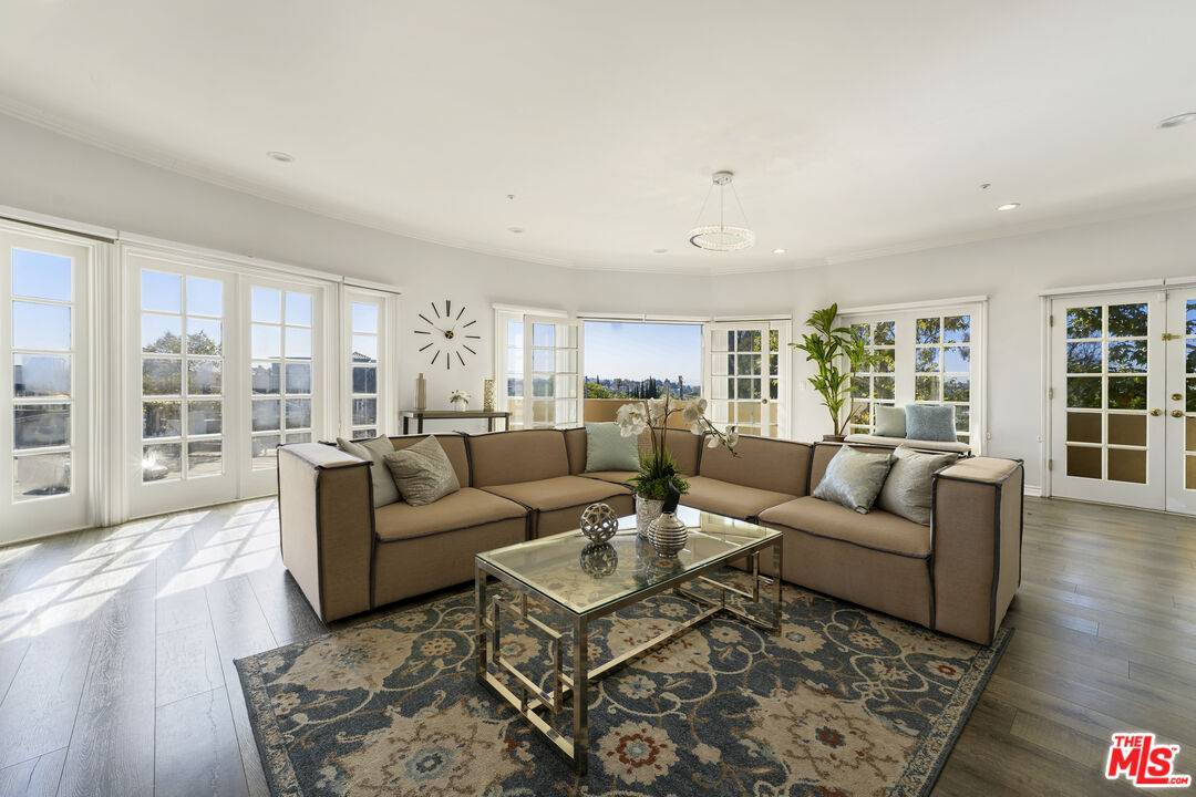 1278  S Camden Dr 3BR Beverlywood La