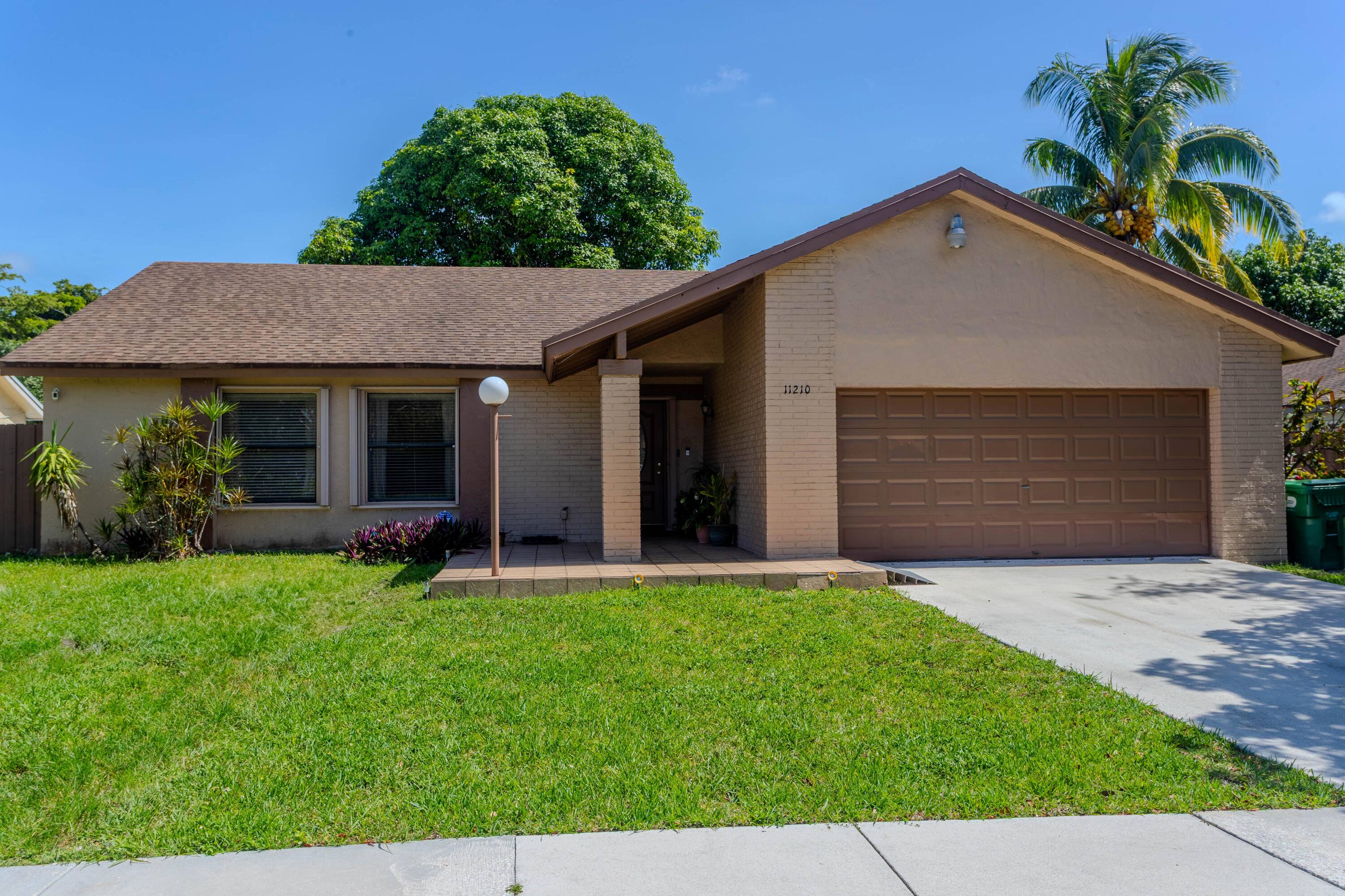 Uniquely designed for large or multigenerational living !