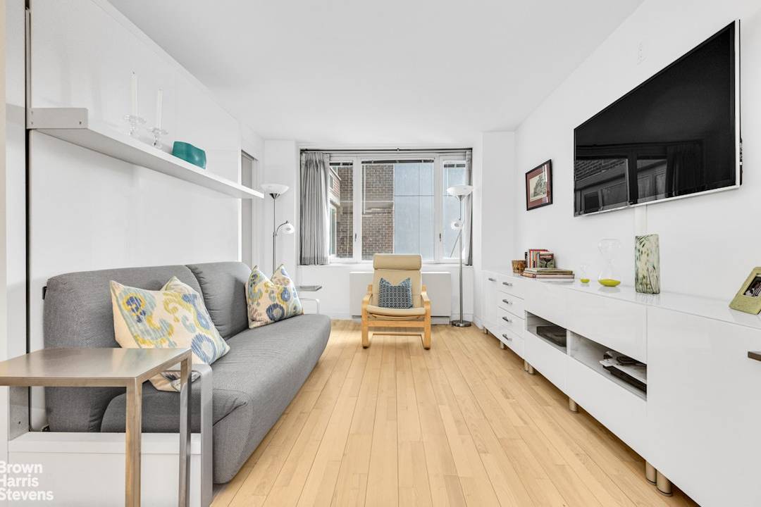 Introducing 49Q Living in such a compact yet luxurious apartment in the Midtown Sheffield building offers a unique experience 1.