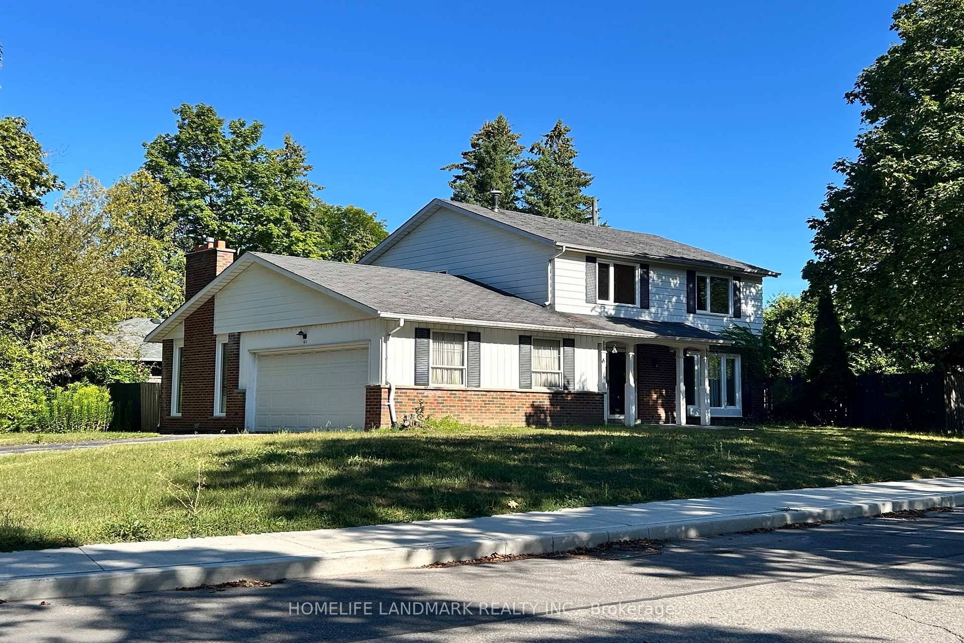 Beautiful Detached House On A Private 65 Ft Frontage Yard, Backing To Roy H Crosby School, Near Milne Dam Conservation Park.