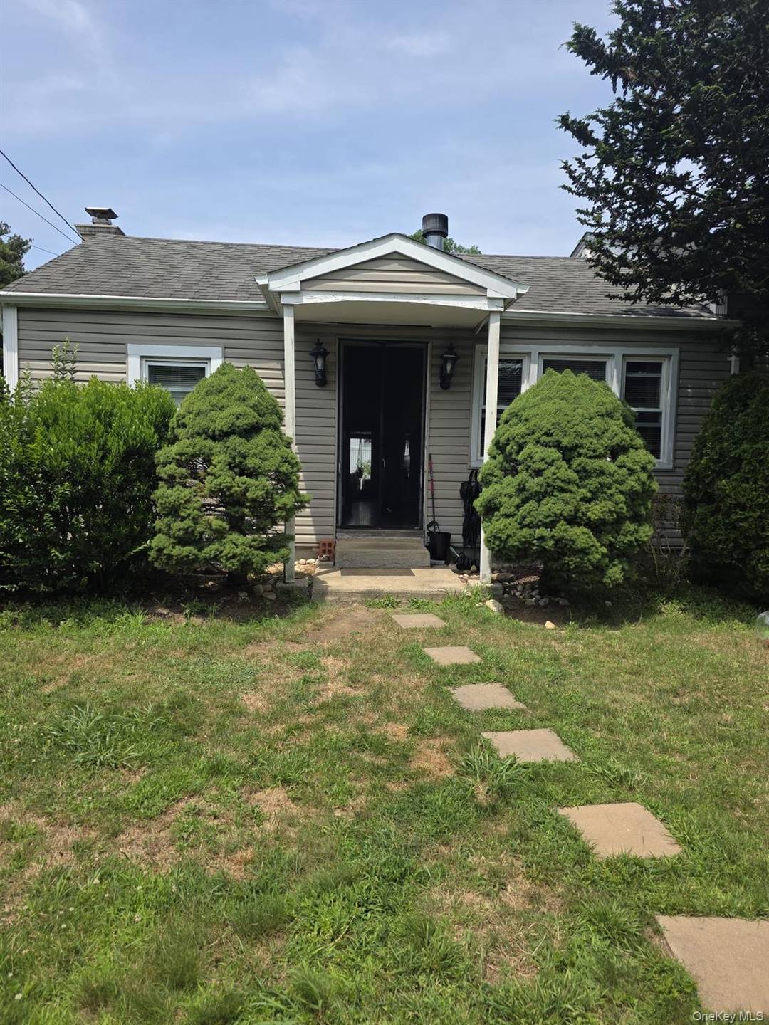 Welcome to this well maintained ranch style rental located on a desirable corner lot in Dix Hills.