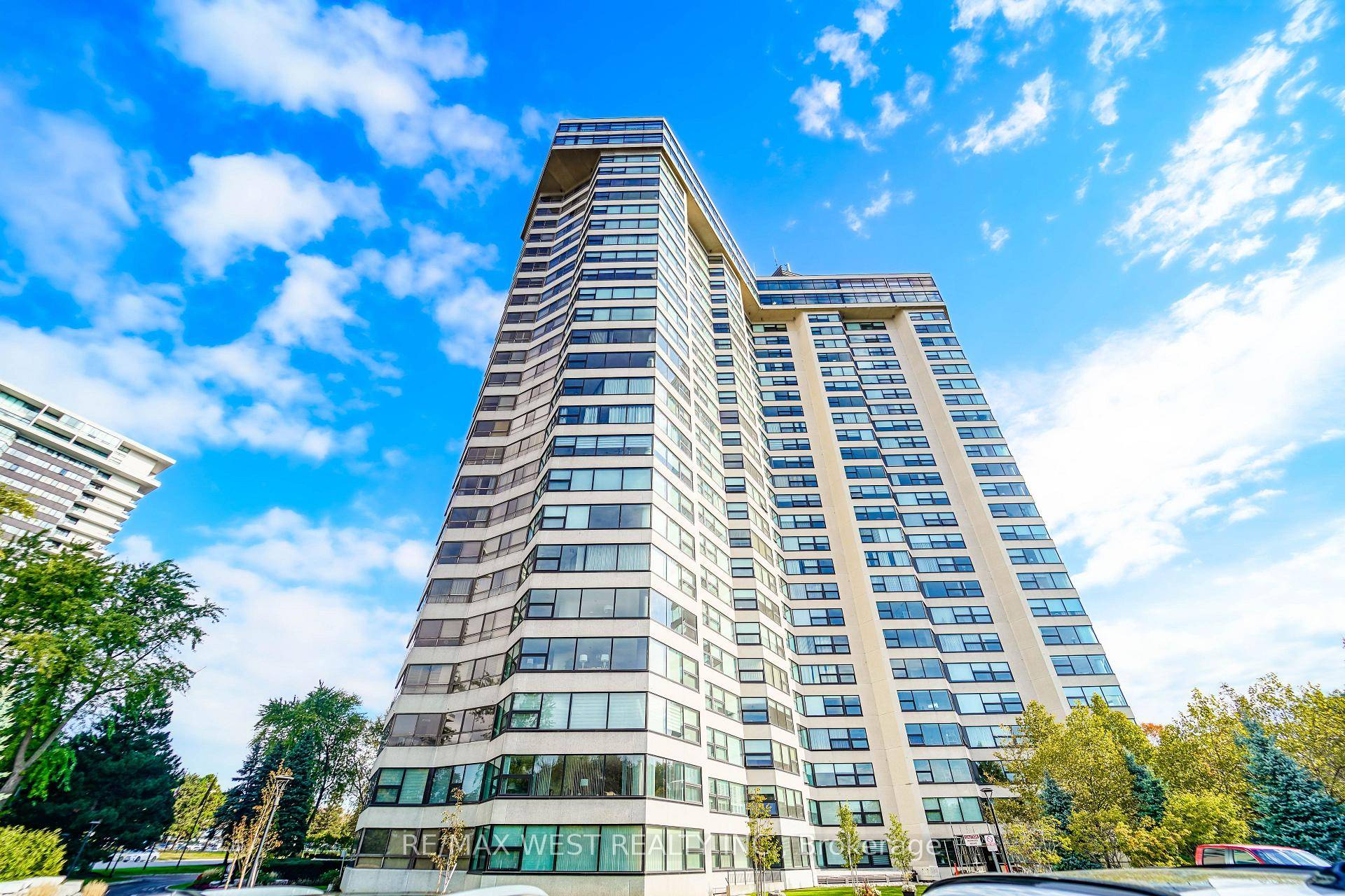 Elegant Living above the City.