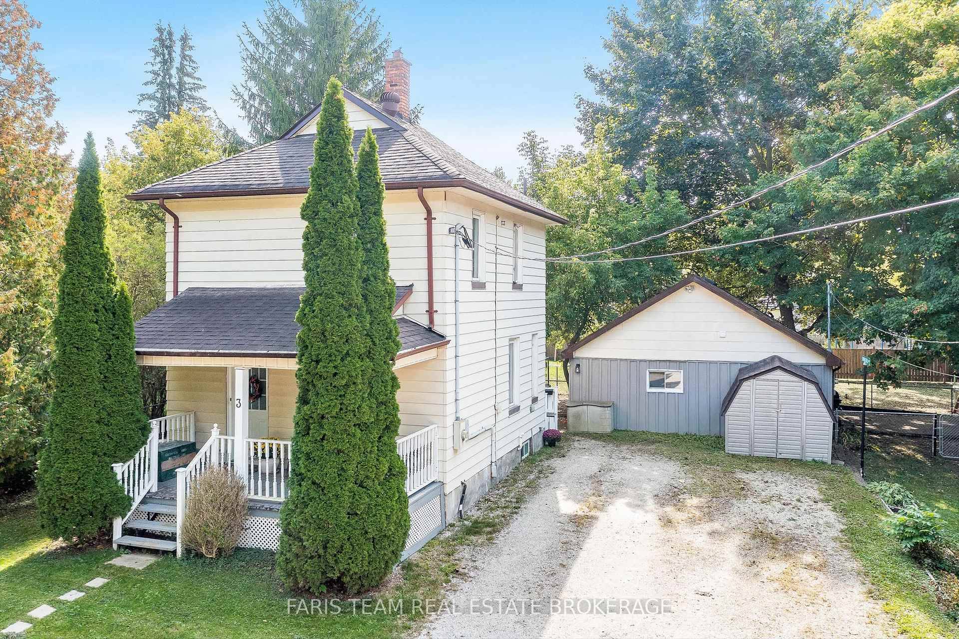 Top 5 Reasons You Will Love This Home 1 Fantastic opportunity for investors or multi generational families, offering both a detached century home and a self contained garden suite in ...
