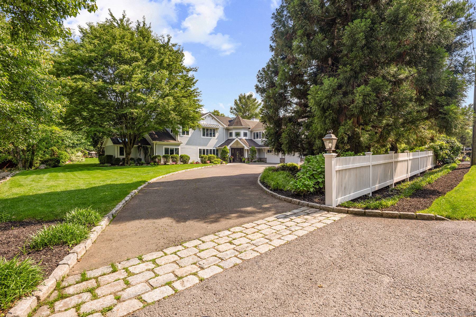 Your private oasis awaits !