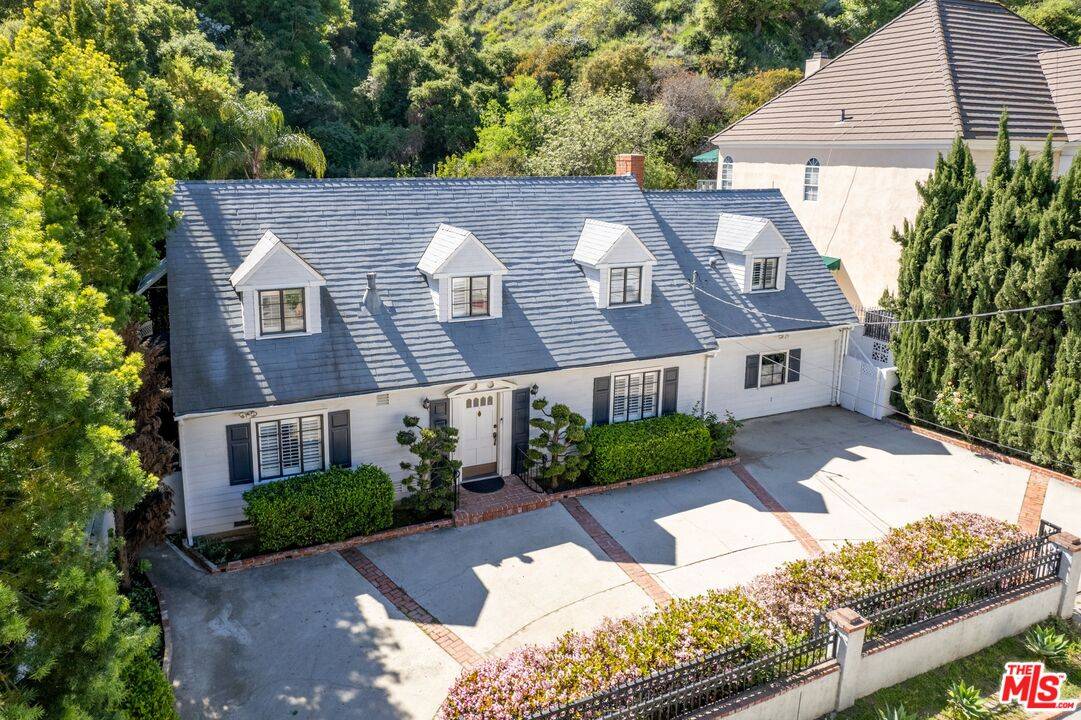 2427   Benedict Canyon Dr 3.0 Beverly Hills Post Office | B.H.P.O. LA