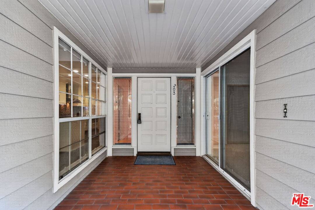 4346   Redwood Ave 2BR Marina Del Rey La