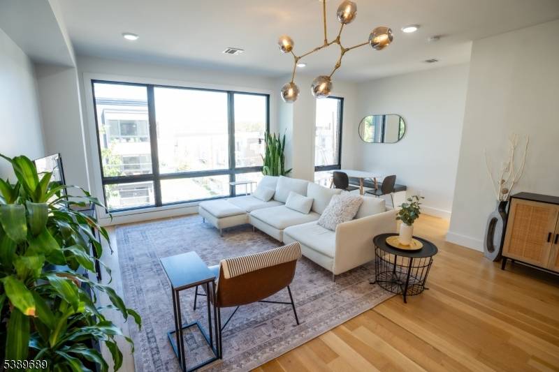 Move right into this modern townhouse built in 2022, offering 3 bedrooms and 2 full baths in a prime location !