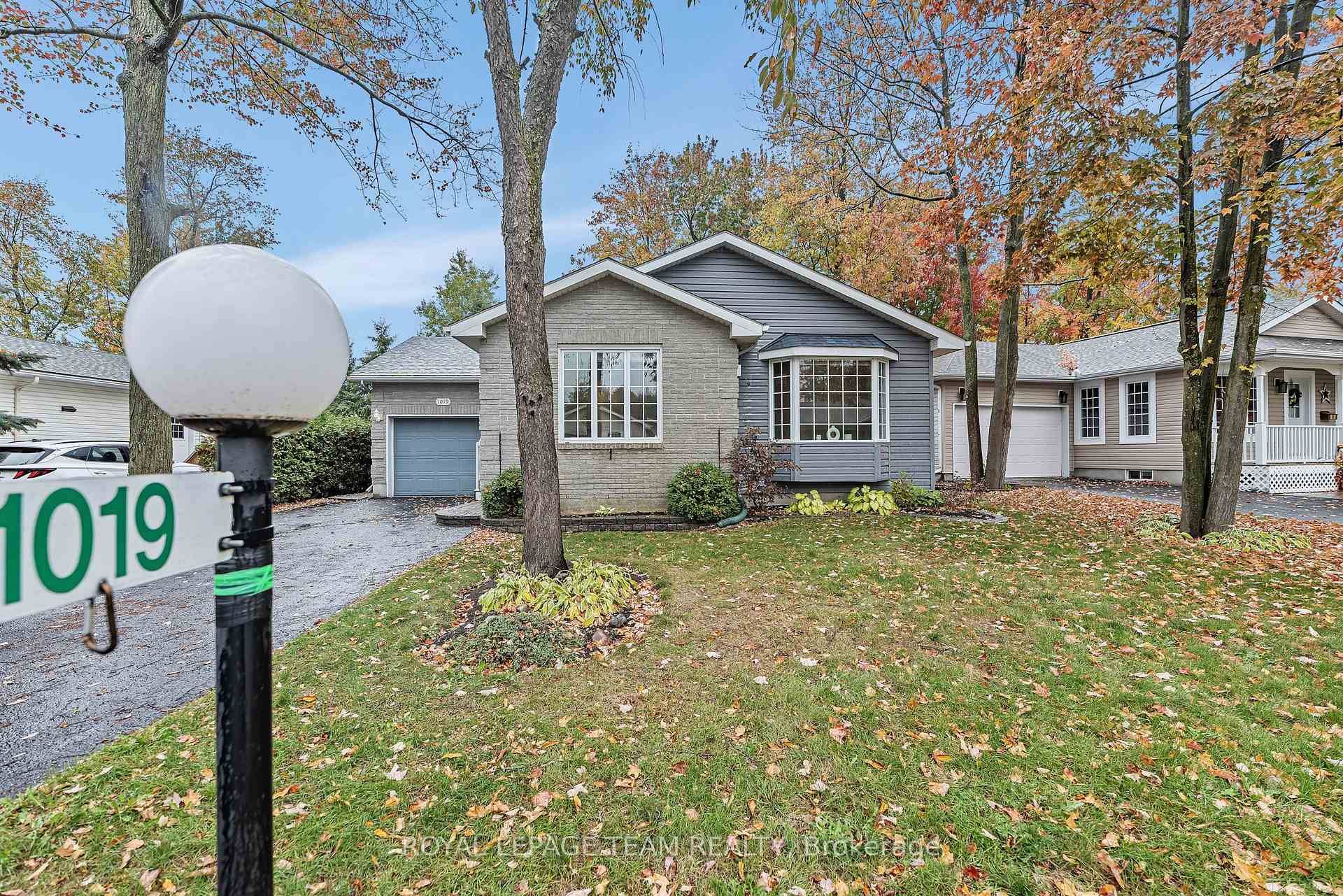 Charming bungalow located in Albion Sun Vista community in Greely.