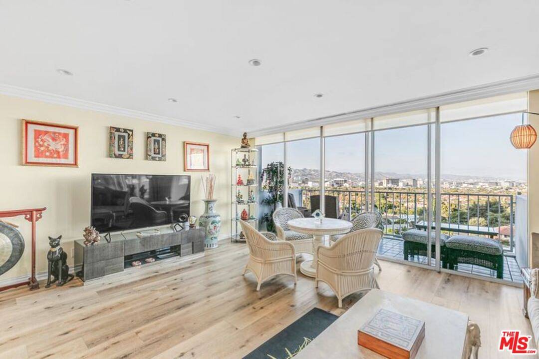 2170  Century Park East 1BR Beverlywood La