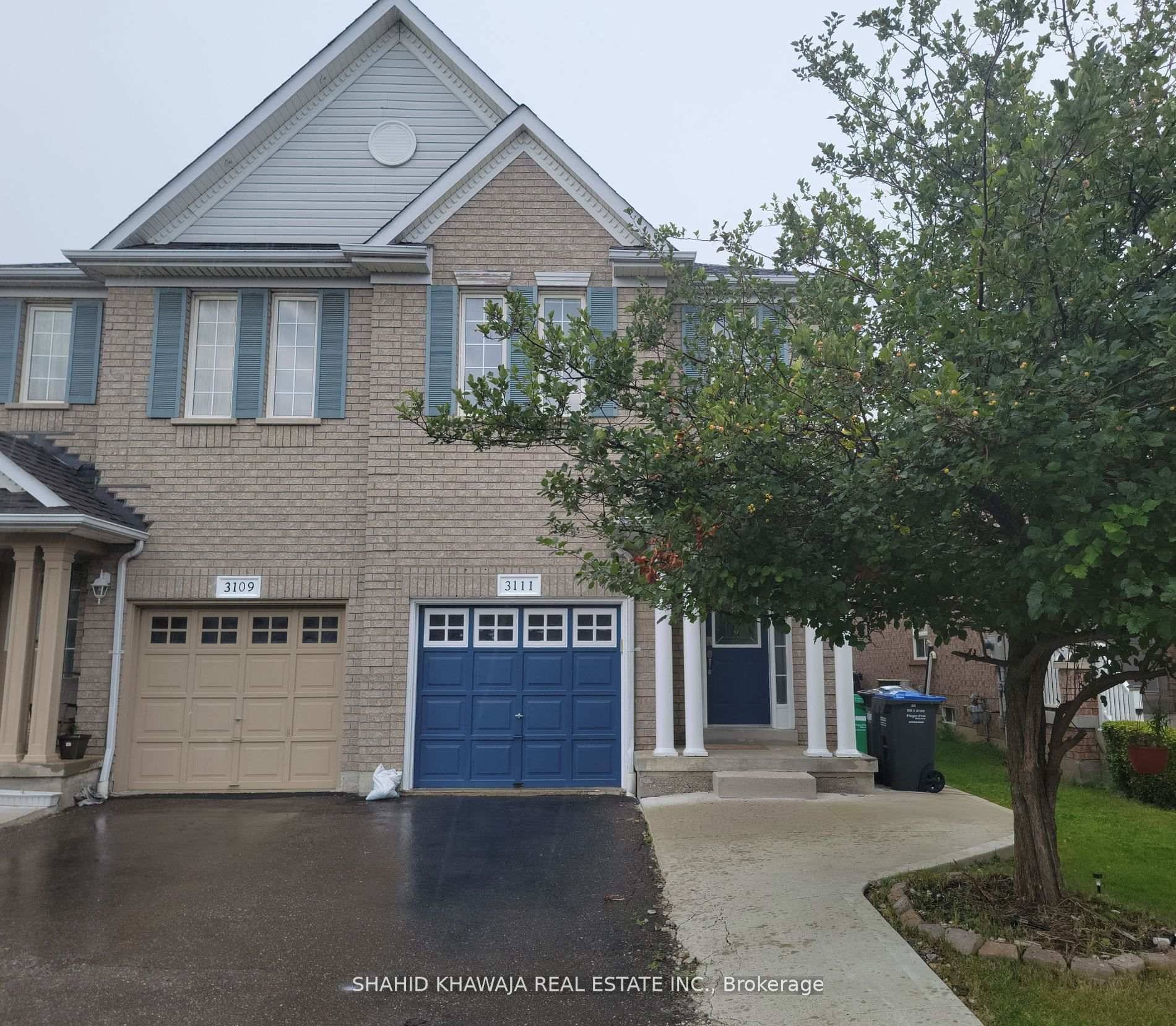 Beautiful Semi Detached Located In The High Demand Neighborhood Of Churchill Meadows A Very Bright And Functional Open Concept Layout 4 Bedrooms Spacious Living Room And Dining Room Hardwood Floors ...