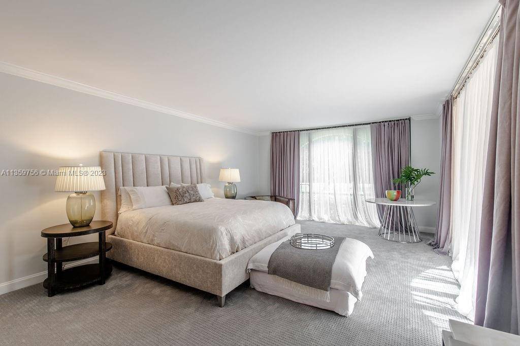 Walking distance to the beach and only 5 min drive to Ocean Dr, restaurants and attractions.