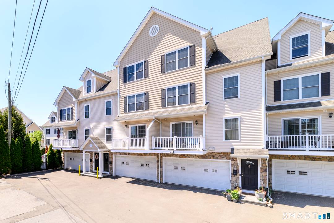 Tri level townhouse within close proximity to downtown Stamford, train and Stamford Hospital.